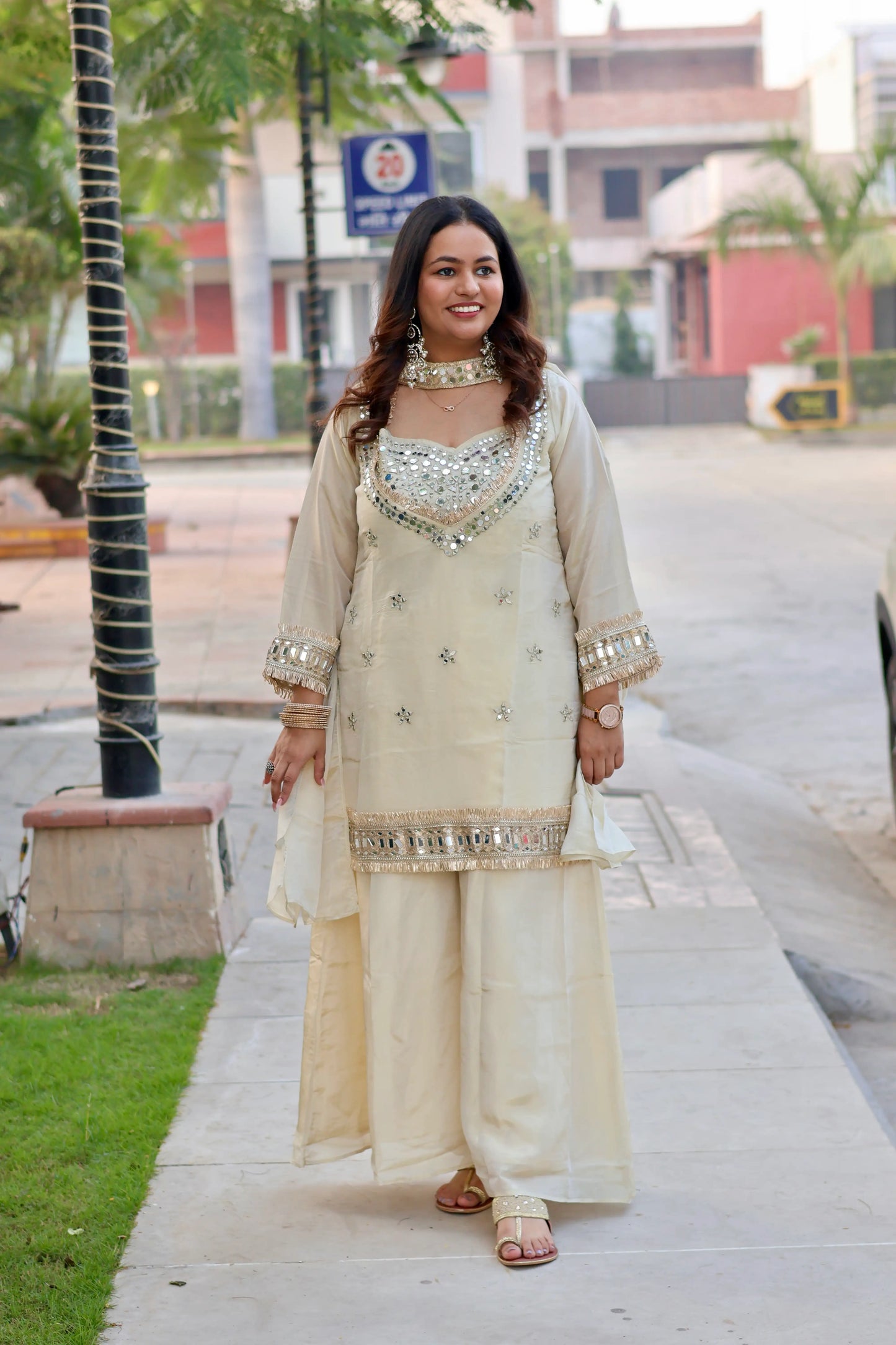 Jashna-e-Mehfil Sharara Set