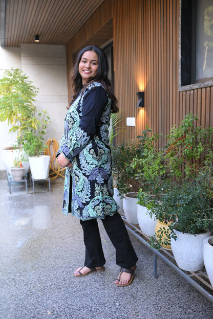 Soulara Aari Embroidered Solid Women's Jacket